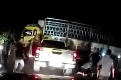 Dùng bàn chông, nổ súng chặn bắt ô tô chở ma túy