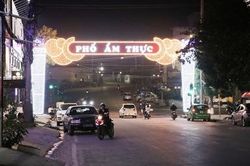 Từ 0 giờ ngày 25/5 cho phép các nhà hàng, quán ăn uống được phục vụ tại chỗ trở lại song yêu cầu giãn cách và không quá 20 người