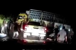 Cảnh sát dùng bàn chông, nổ súng bắt hai kẻ vận chuyển ma túy