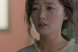 Phụ nữ cần làm gì khi bị chồng phản bội, ly hôn?