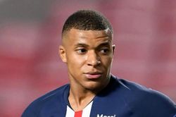 Chủ tịch PSG: '100% Mbappe ở lại'