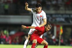 Hậu vệ biên V-League khó lọt 'mắt xanh' thầy Park