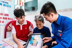 Hỗ trợ phục hồi di ảnh Mẹ Việt Nam anh hùng