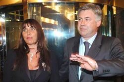 Ancelotti và nghĩa tình với người vợ 25 năm gắn bó