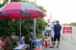 Lá chắn nơi tuyến đầu chống dịch