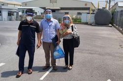 Xúc động hình ảnh nữ cán bộ Công đoàn lăn xả trong tâm dịch
