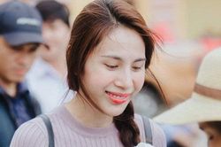 Thủy Tiên đáp trả cực căng khi bị soi chuyện từ thiện, cách giải thích lý do chọn địa điểm xây nhà chống lũ được khen ngợi hết lời