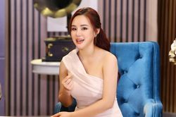 Vy Oanh đáp trả bà Phương Hằng: 'Cô có khả năng ngoại cảm, hay chui dưới gầm giường mới tự tin quy chụp?'