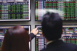 5 tháng 2021: Nhiều kỷ lục chấn động trên thị trường chứng khoán Việt