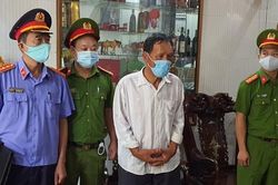 Kê khống hơn 350 ngôi mộ gió để trục lợi, nguyên Phó phòng VHTT cùng 3 người khác bị bắt