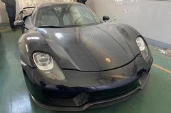 Đại gia Trung Quốc 'bỏ xó' siêu xe Porsche 918 Spyder triệu đô