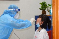 TPHCM: Xuyên đêm theo dấu ca nghi mắc COVID-19