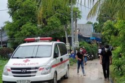 Người đàn ông tử vong bất thường trên kênh cạn ở Bình Dương