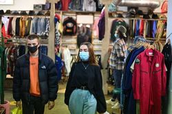 Gen Z sẽ 'giải cứu Trái Đất' với xu hướng thời trang tiết kiệm