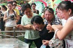 Thanh niên bỏ mạng vì cứu gia đình 4 người, kẻ vô ơn đã không dự đám tang lại còn buông một câu nói cay nghiệt gây phẫn nộ