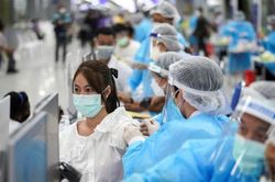 Thái Lan điều chỉnh kế hoạch tiêm chủng vắc xin COVID-19
