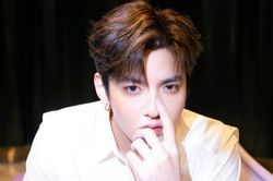 Ngô Diệc Phàm lãng mạn bao rạp hẹn hò, fan chỉ lo thần tượng gặp 'Tần Ngưu Chính Uy thứ 2'