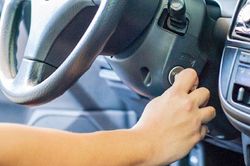 9 nguyên nhân khiến ôtô khó nổ máy