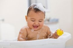Bí quyết chăm sóc trẻ trong mùa hè