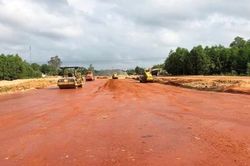 Thi công cao tốc chậm tiến độ, loạt doanh nghiệp bị Bộ Giao thông Vận tải trừng phạt