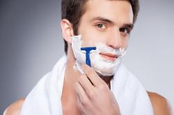 Nam giới cần nhớ điều gì khi cạo râu?