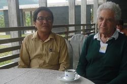 Hoa sứ trắng trong khu vườn Nobel Quy Nhơn