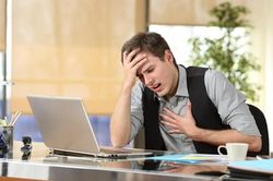 Nghiện thuốc lá điện tử, phổi nam sinh 17 tuổi biến thành 'bỏng ngô'
