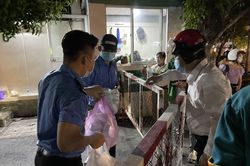 Ba bệnh viện và một phòng khám TP Hồ Chí Minh tạm ngưng hoạt động vì bệnh nhân COVID-19 đến khám