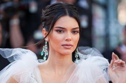 Bí quyết làm đẹp chẳng giống ai của dàn mỹ nhân Hollywood