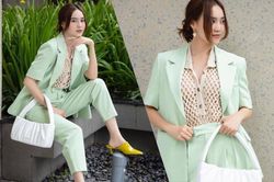 Ninh Dương Lan Ngọc diện áo lưới mix cùng suit cách tân vừa đẹp lại mát mẻ