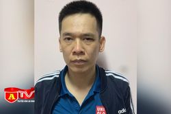 Bị bắt quả tang khi thuê lái xe taxi quen đi giao cho khách hơn 1kg ma túy đá