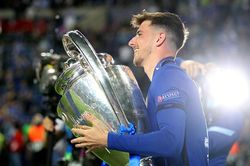 Mason Mount: Không còn là đứa trẻ của Frank Lampard
