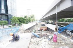 Vượt nắng nóng trên công trường cầu cạn Mai Dịch - Nam Thăng Long