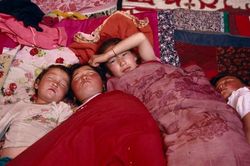 Giải mã bí ẩn về hội chứng kỳ lạ khiến cả làng chìm vào giấc ngủ nhiều ngày liên tiếp ở Kazakhstan