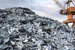 Giá thép phế liệu tại Việt Nam lần đầu giảm nhẹ sau 29 tuần tăng giá liên tục
