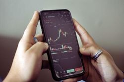 'Tôi biển thủ 2 triệu USD để mua coin và mất trắng trong 20 phút'