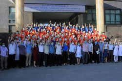 70 cán bộ, sinh viên Đại học Y, Dược tỉnh Thái Bình lên đường chống dịch