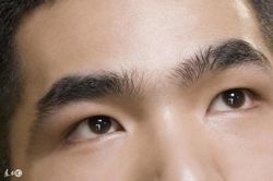 Vì sao nói: 'Lấy vợ không lấy gò má cao, gả chồng không gả chân mày liền'?