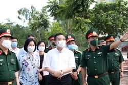 Chủ tịch Hà Nội yêu cầu giảm mật độ khu cách ly phát hiện 27 ca dương tính SARS-CoV-2