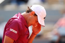Roland Garros 2021: Dominic Thiem thua sốc ngay trong ngày ra quân