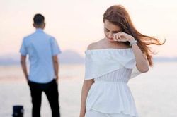 Cô gái hờ hững khiến tình yêu chạy mất