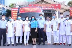 Đoàn cán bộ y, bác sỹ tỉnh Phú Thọ lên đường hỗ trợ Bắc Ninh phòng chống dịch COVID-19