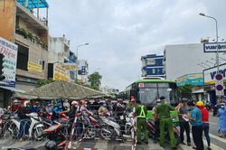 Phó Thủ tướng Trương Hòa Bình làm việc với TP Hồ Chí Minh: Bằng mọi giá phải dập tắt ổ dịch trong 2 tuần