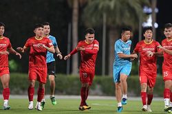 Tuyển Việt Nam lấy tấn công để phòng ngự