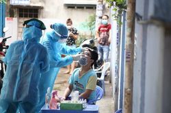 Dịch Covid -19 ở TP.HCM: Virus lây nhiễm theo cấp số nhân, cực kỳ nguy hiểm