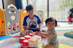 Cường Đô La chia sẻ loạt ảnh hai con Subeo và Suchin vui Quốc tế Thiếu nhi bên nhau