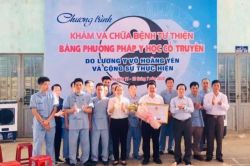 Ông Võ Hoàng Yên đã nộp lại bằng khen cho tỉnh Quảng Ngãi sau khi chữa bệnh không hiệu quả