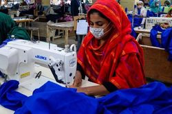 Ấn Độ, Pakistan nghèo hơn Bangladesh?