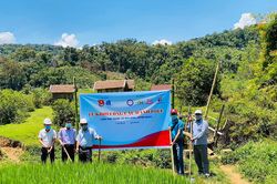 Khởi công 'Cầu hạnh phúc' tại xã Đak Rong