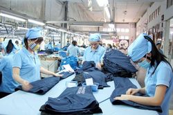 Đề xuất nới lỏng điều kiện tạm dừng đóng quỹ hưu trí, tử tuất cho 1,15 triệu lao động